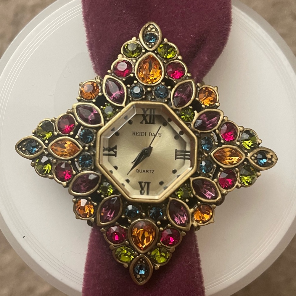 Heidi Daus holiday watch